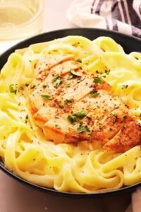 The Ultimate Crispy Chicken Fettuccine Alfredo: Restaurant-Quality Pasta at Home