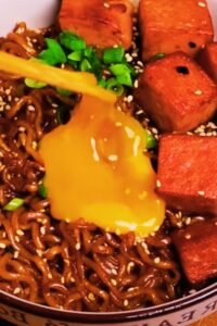 Fiery Chicken Ramen with Creamy Garlic Sauce: A Spicy Comfort Bowl That Warms the Soul