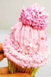 Decadent Chocolate Strawberry Hi-Hat Cupcakes: A Showstopping Dessert